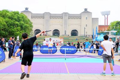 乒乓球拍打網(wǎng)球？創(chuàng)智天地的網(wǎng)絡(luò)競技球新玩法引領(lǐng)運(yùn)動潮流