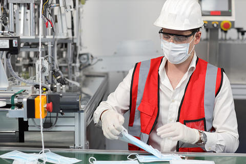 走進現代智能化工廠 醫用口罩零售背后的隱形革命者