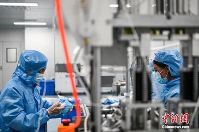 探訪高原上的“生命防線” 西藏首次自產醫用口罩的背后強音，從車間到網商的零售新圖景